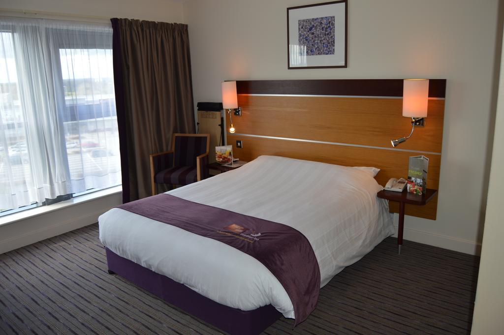 Premier Inn Dublin Airport Swords Exterior photo