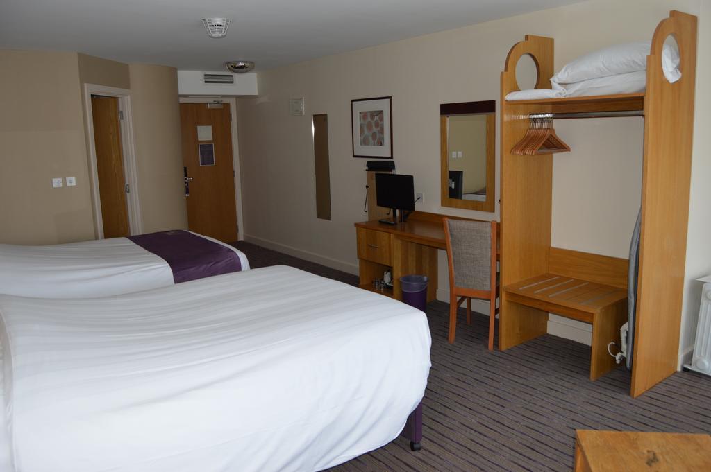 Premier Inn Dublin Airport Swords Exterior photo