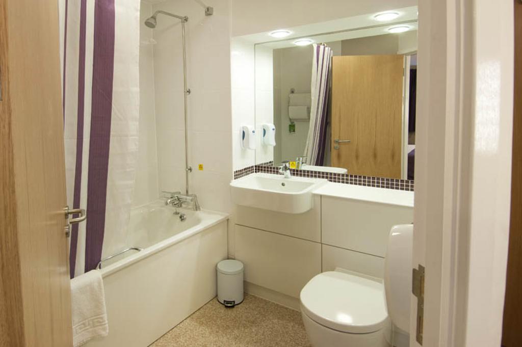 Premier Inn Dublin Airport Swords Room photo