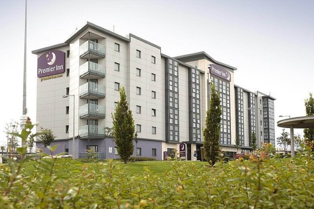 Premier Inn Dublin Airport Swords Exterior photo