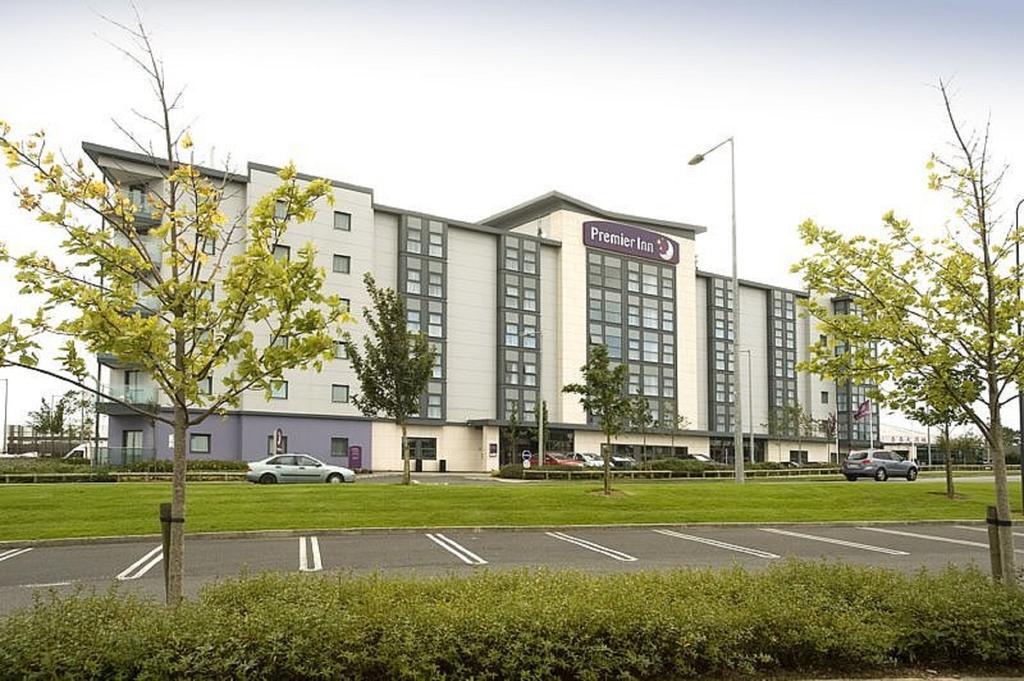 Premier Inn Dublin Airport Swords Exterior photo